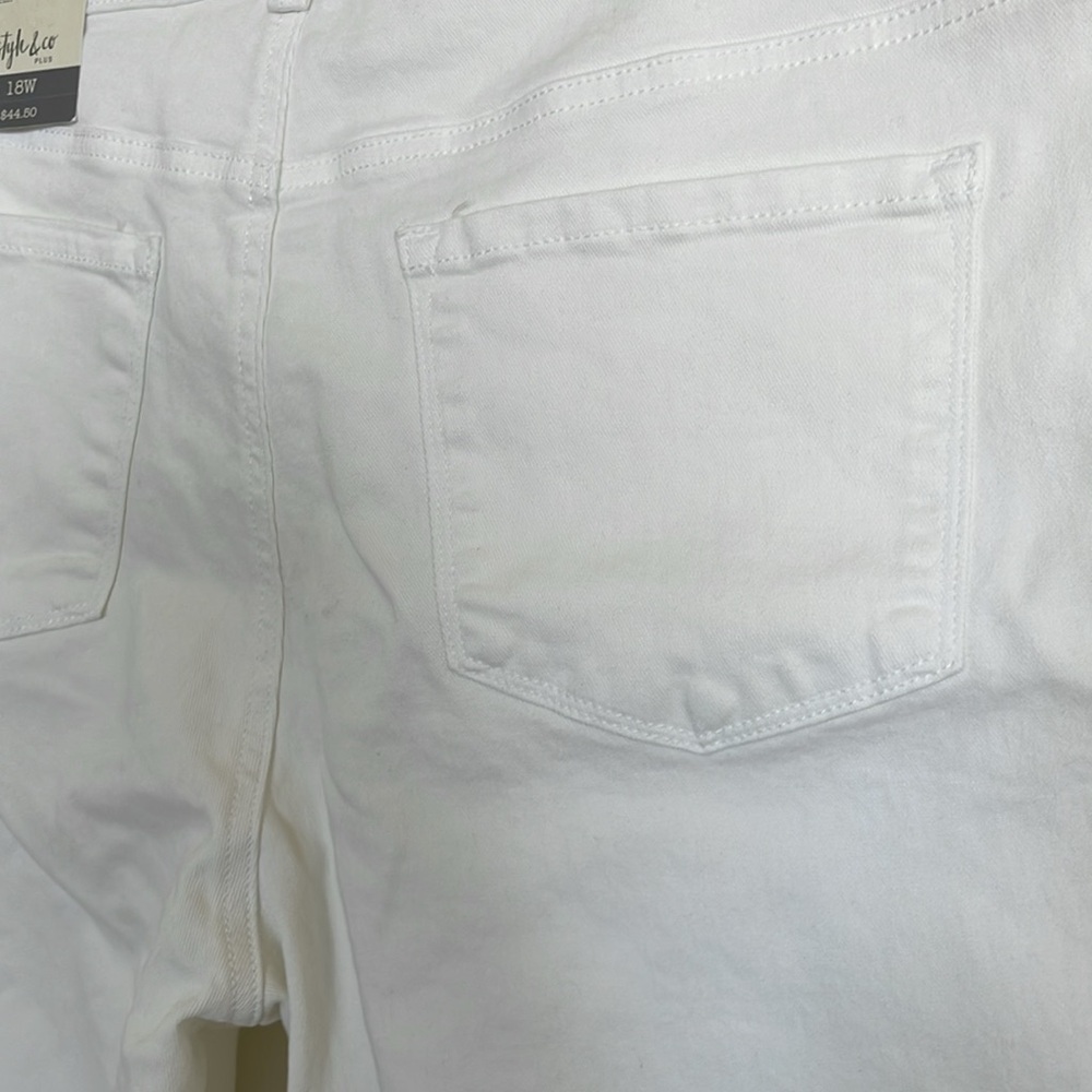 Style & Co. White Women’s Bermuda Shorts - Picture 5 of 6